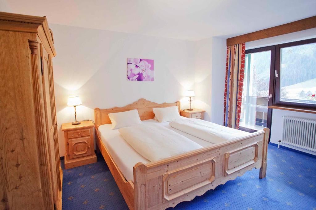 Hotel Berghof Nesselwängle Room photo