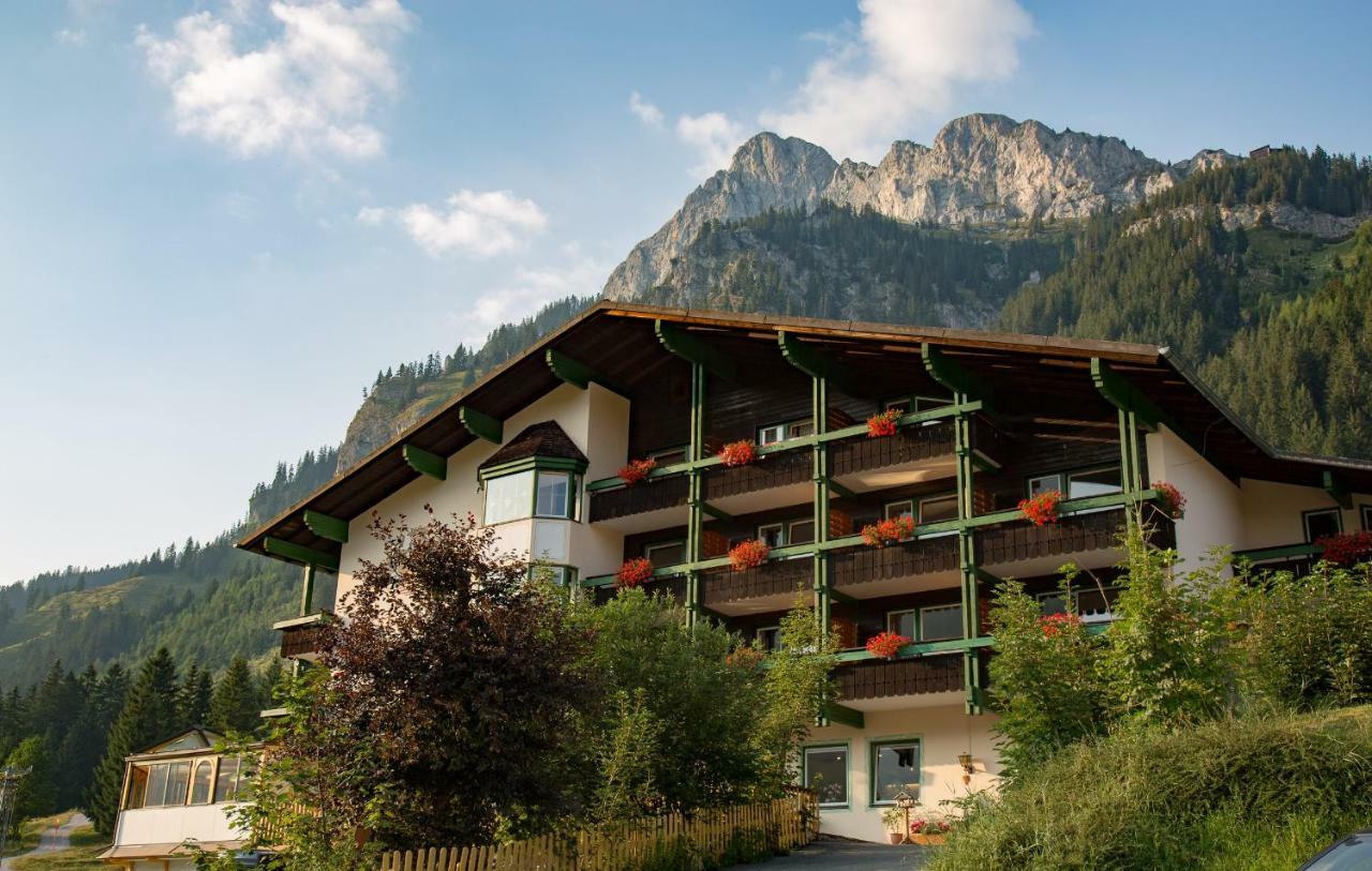 Hotel Berghof Nesselwängle Exterior photo